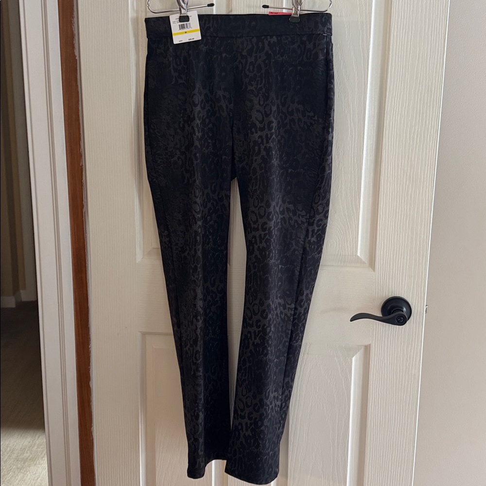 Women’s Black Patterned Pants